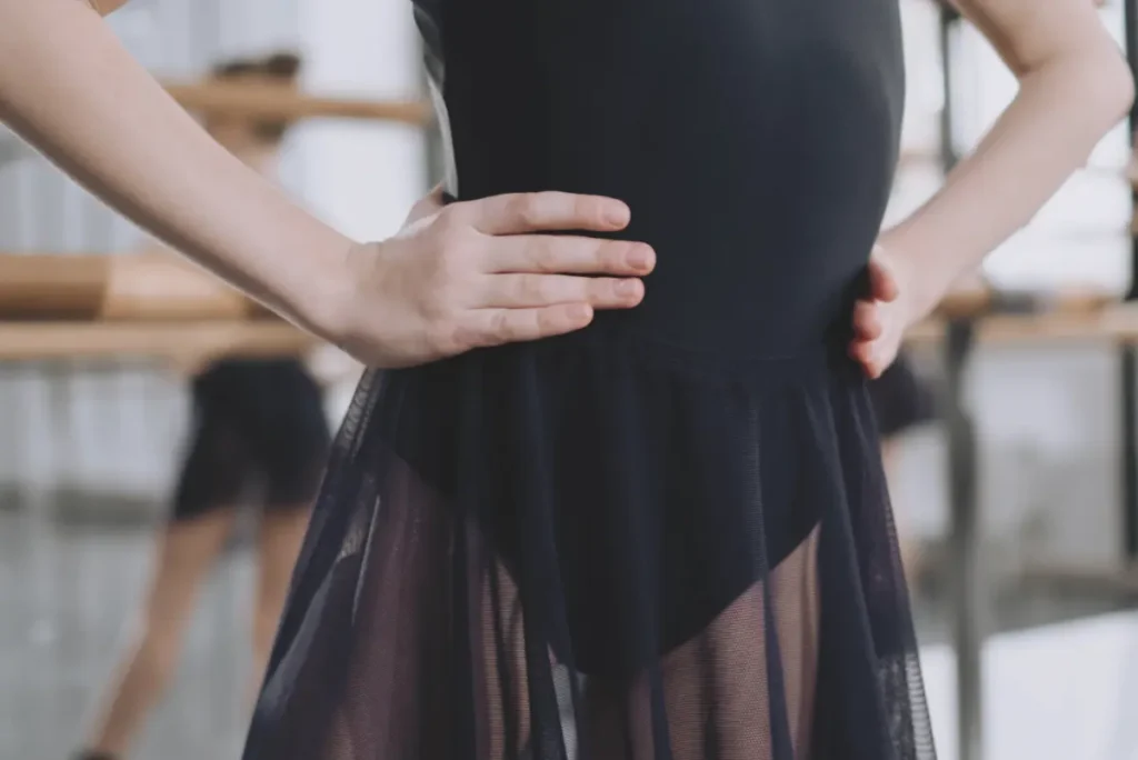 How do ballerinas stop camel toes?