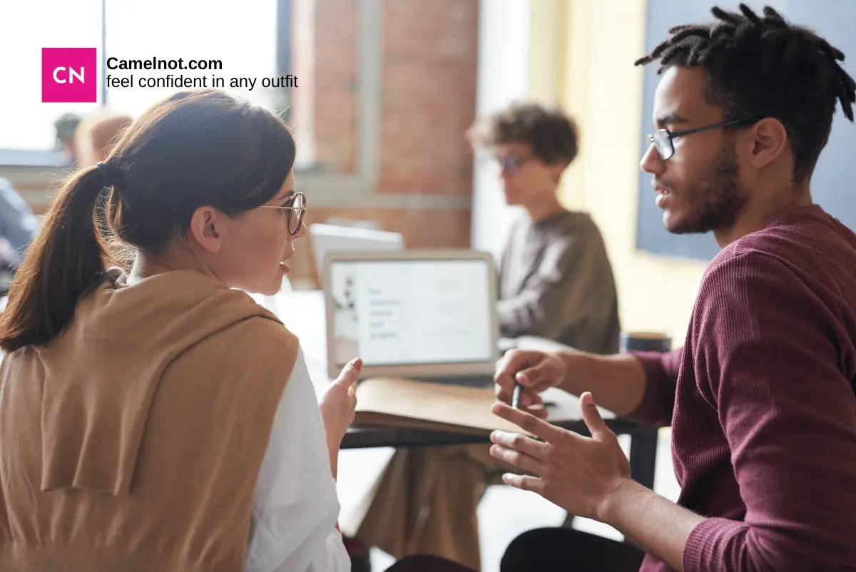 Should You Tell a Girl if You See Her Camel Toe?