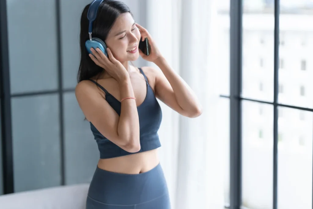 how to look confident at the gym