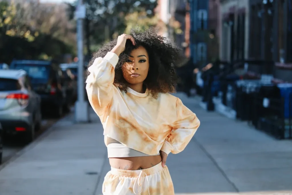 how to dress comfortably but stylish