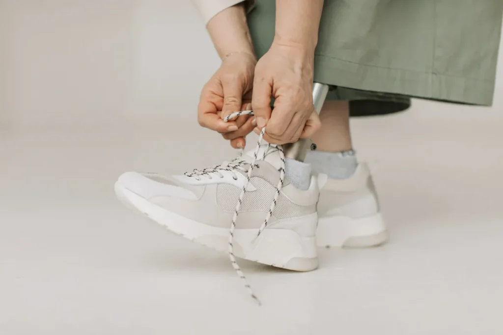 travel fashion hacks for long flights